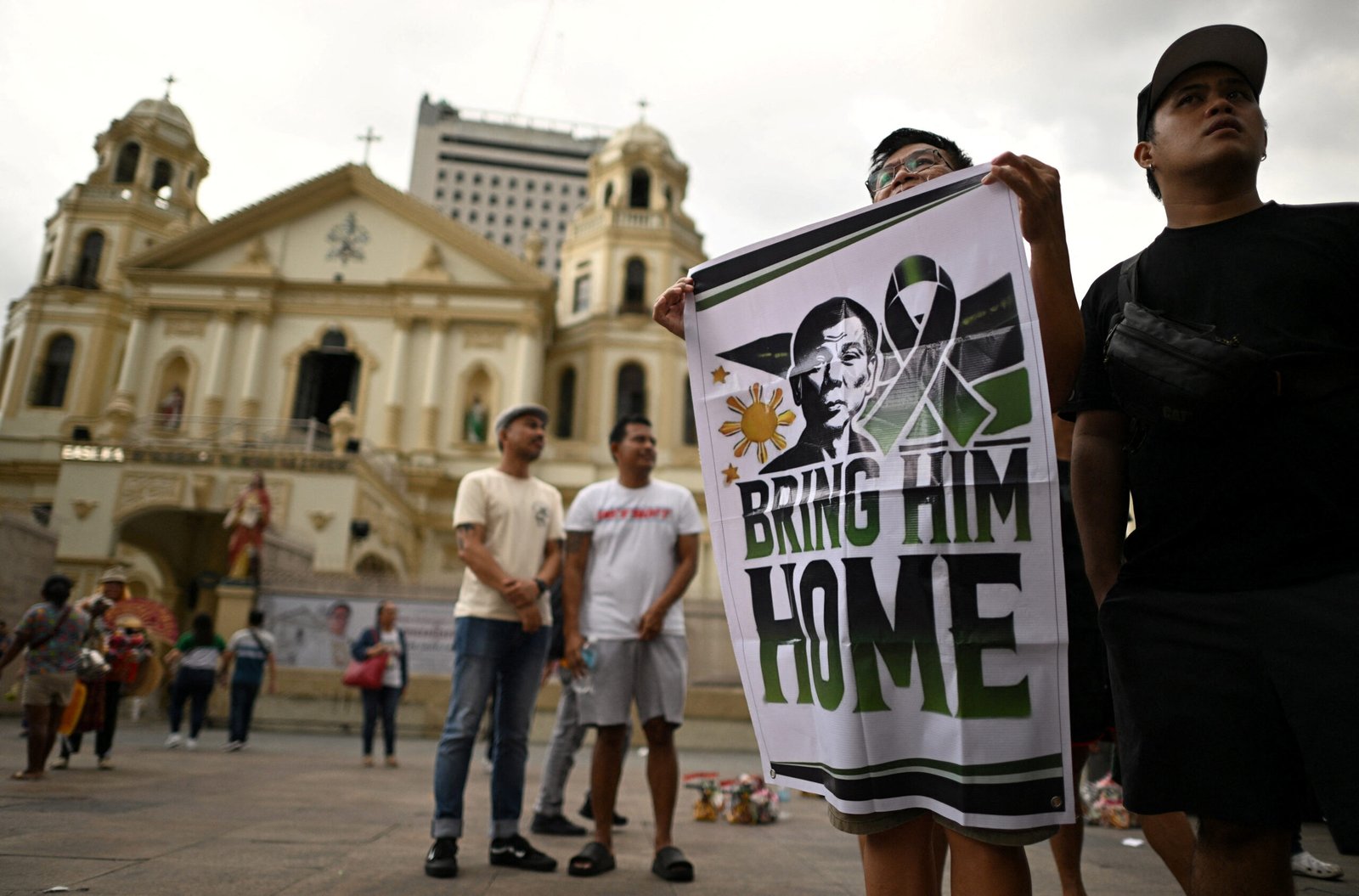 2025 03 28t133742z 1689012029 rc27mdarbw3t rtrmadp 3 warcrimes philippines duterte scaled