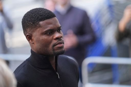 soccer thomas partey court 25025