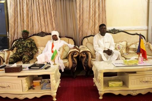 98b95f793474e6b1ebc6248ad4e7272962ad7477e7b9898bd383e47b9646db31