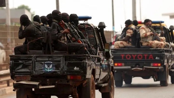 2025 11 26t205449z 1 lynxmpelap17k rtroptp 3 bissau security army main