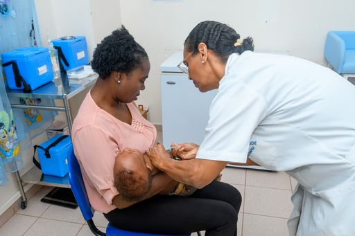 b22d81d601df212a2d86d885f755b6017c2807c9c99d5c5dcf0c9198817293fc