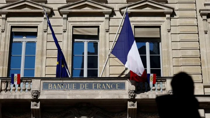 2025 12 09t190026z 655890169 rc29udab3d6c rtrmadp 3 france economy cenbank main