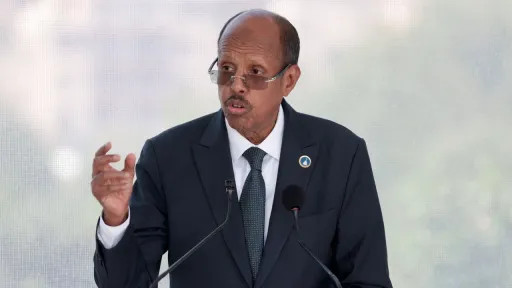 b81e04af7a142fedd35dd26530eb4031b164351ffd6e0f5070c9871ab58c1ca6