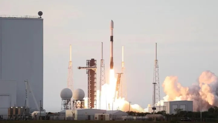 d1dcb28719b4b98bbd051c57d6e934ed9f24bf9b1d48e45fc7ed46a7acab980c main