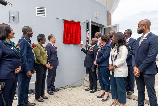 dc60aa506e90b046563447bdd9328429d936479d01eeb5ea25a527eab6a13c19