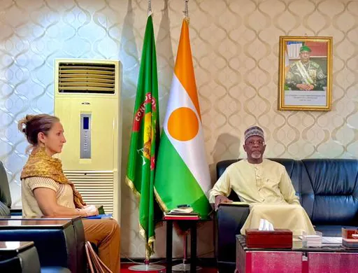 2d852d73df590ba2424714e9ea20a00226910d466aa36444feb67e4d37da7b92 1