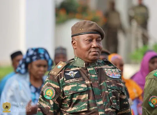 fd515f53ac0c3e8e58935649f9635302682aec147a652645efb253c4520fdf69