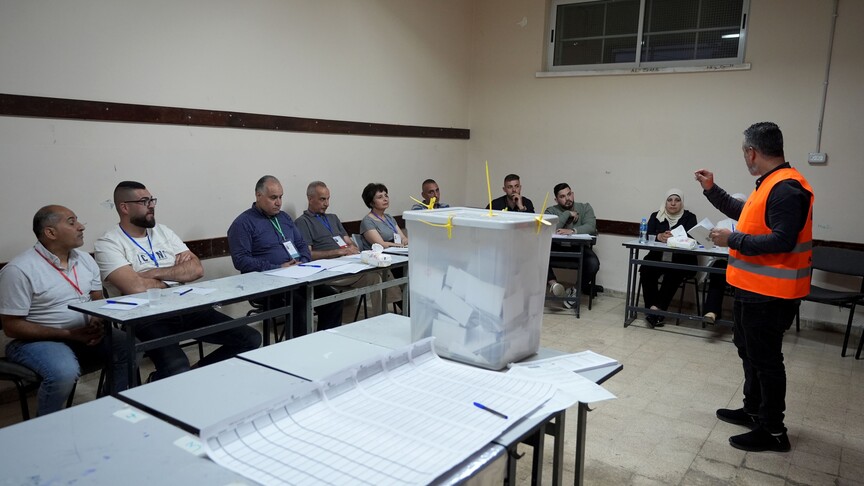 thumbs b c 154ec71b5623020e5af62c1e40f572be