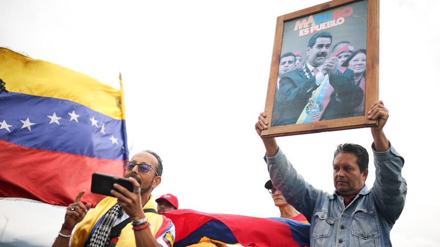 thumbs b c b4ac1c038fc22cf60ce8f49ab194d057